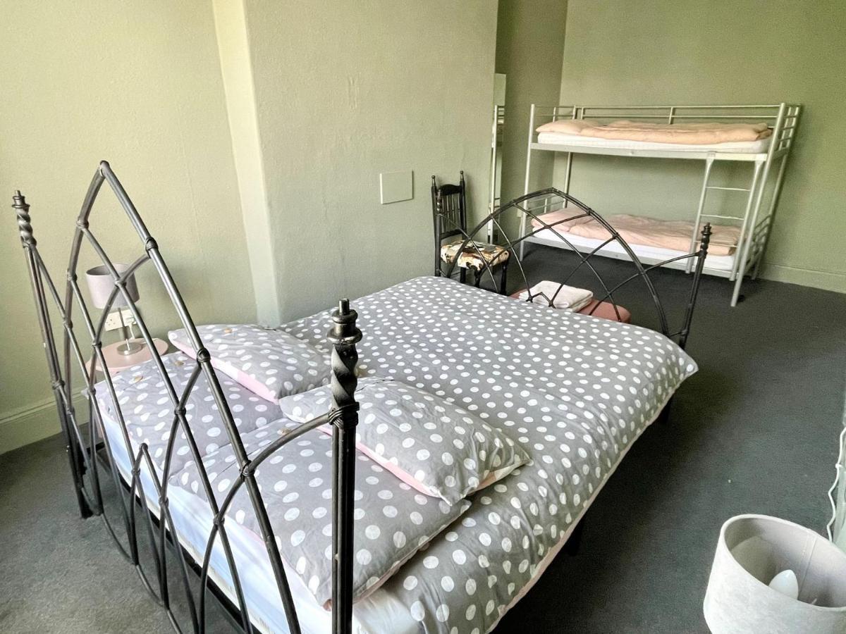 Kilkenny Tourist Hostel Ngoại thất bức ảnh